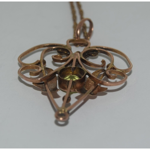 372 - 9ct gold Peridot and pearl art nouveau pendant necklace