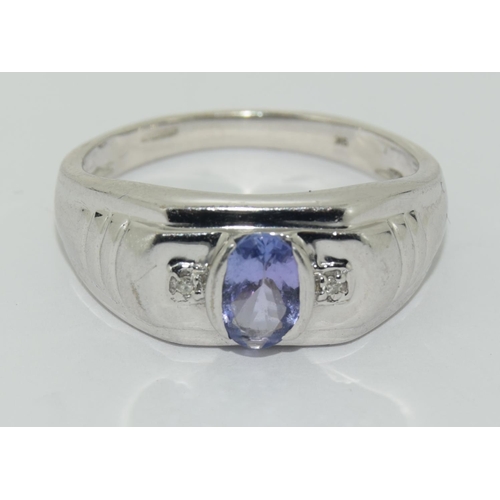 308 - 9ct white gold amethyst and diamond ring size U