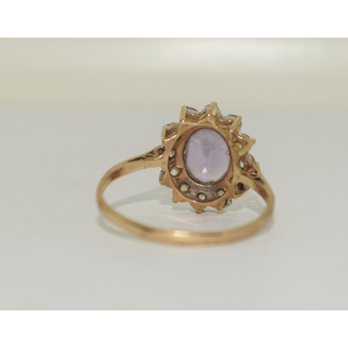 368 - 9ct gold ladies antique set Amethyst cluster ring size O