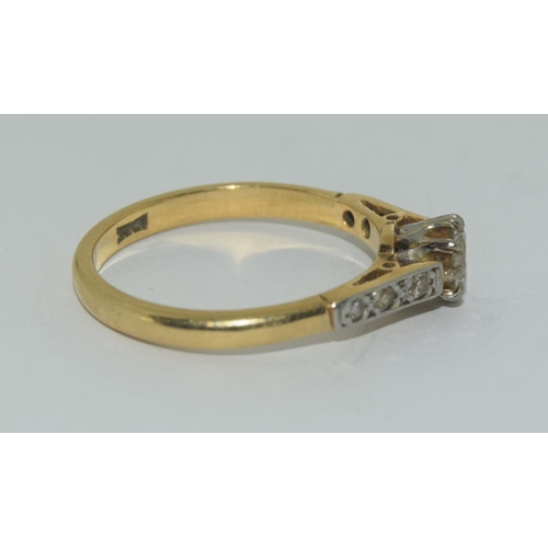 321 - 18ct gold ladies diamond solitaire ring approx 0.25ct size M