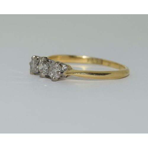 384 - 18ct gold and platinum ladies 3 stone diamond ring approx 0.33ct size M