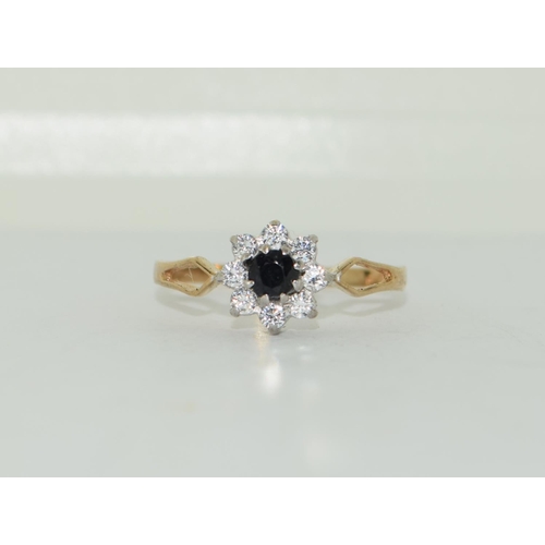 324 - 9ct gold ladies sapphire cluster ring size S