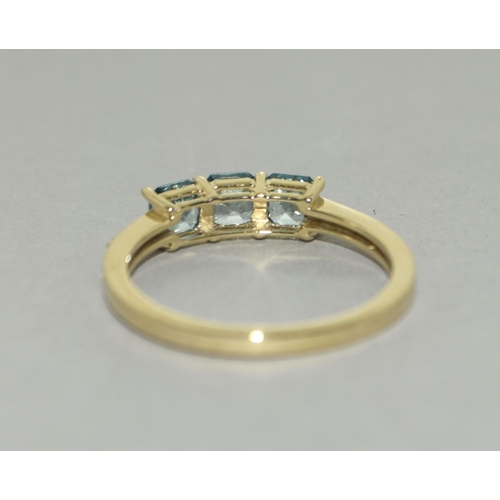 375 - A 9ct gold natural blue zircon ring Size N