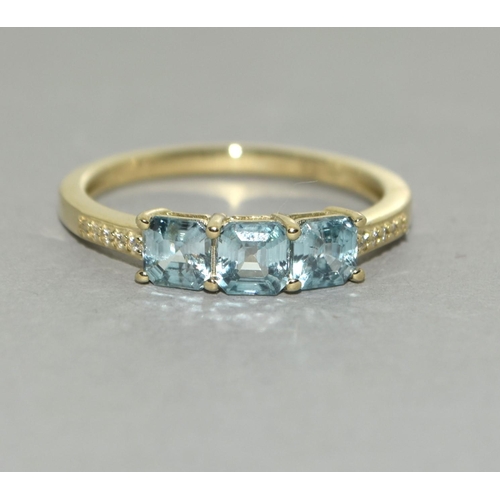 375 - A 9ct gold natural blue zircon ring Size N