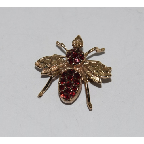 327 - 9ct Gold Ruby bee brooch.