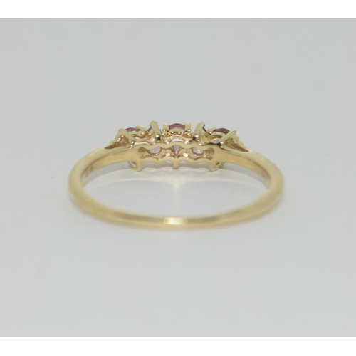 345 - A 9ct Gold pink Sapphire 5 Stone ring Size P