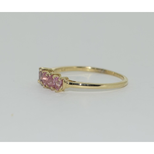 345 - A 9ct Gold pink Sapphire 5 Stone ring Size P