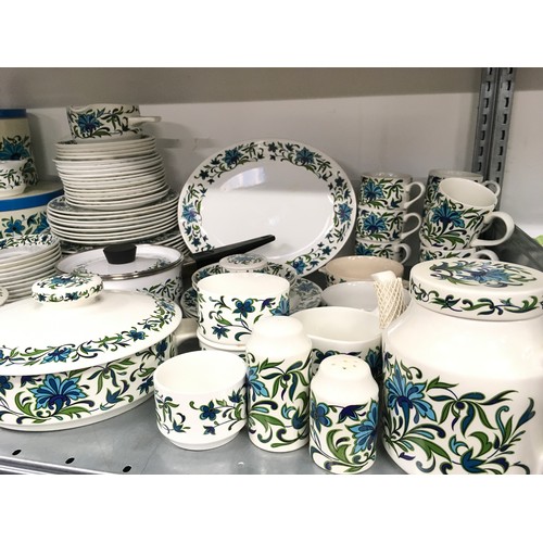 85 - Midwinter large collection of dinner/tea ware in the 