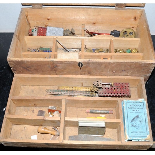 16 - Large wooden work chest containing a quantity of vintage Meccano. Chest is 61cms x 33cms x 20cms