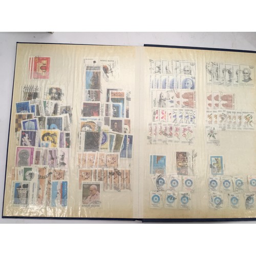 207 - Stamps: Good quantity of Argentina stamps contained within three stockbooks (one nearly empty) c/w a... 