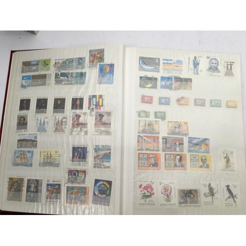 207 - Stamps: Good quantity of Argentina stamps contained within three stockbooks (one nearly empty) c/w a... 