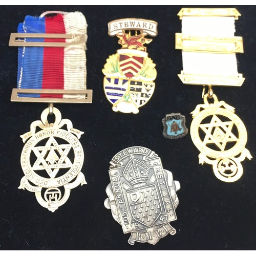 28 - Quantity of Masonic regailia and ephemera to include jewels, apron and sash and a Royal Proclimation... 