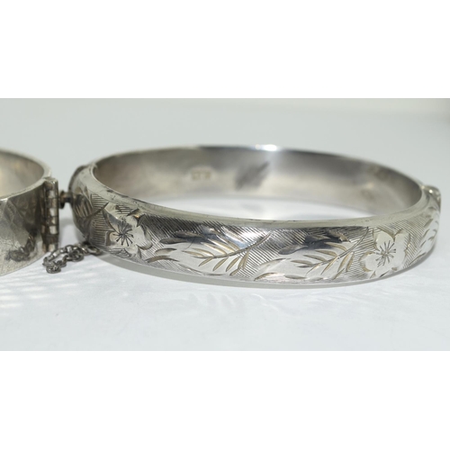 473 - 2x silver bangles