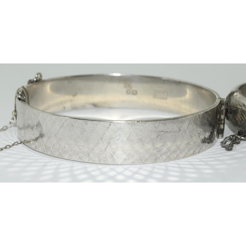 473 - 2x silver bangles