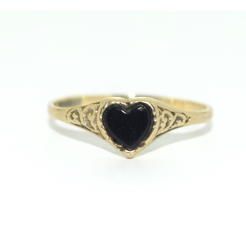 349 - 9ct gold ladies Heart shape sapphire ring size N