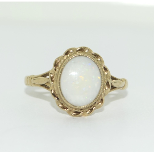 399 - 9ct gold antique set Opal ring size P