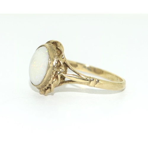 399 - 9ct gold antique set Opal ring size P