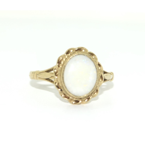 399 - 9ct gold antique set Opal ring size P