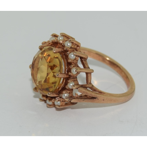 420 - 9ct gold antique set citron and pearl ring size M