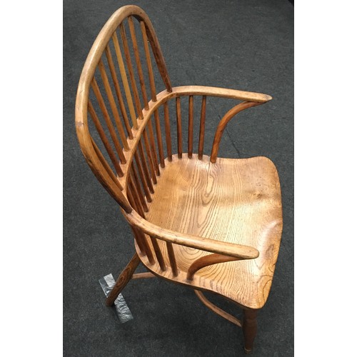 520 - Antique 18th century elm stickback Windsor armchair 95x55x40cm.