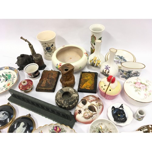 63 - Mixed collection of curios and chinaware to include Royal Worcester, Poole Pottery, Murano glass ani... 