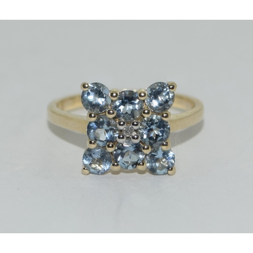 438 - A 9ct gold aquamarine ring Size L 1/2.