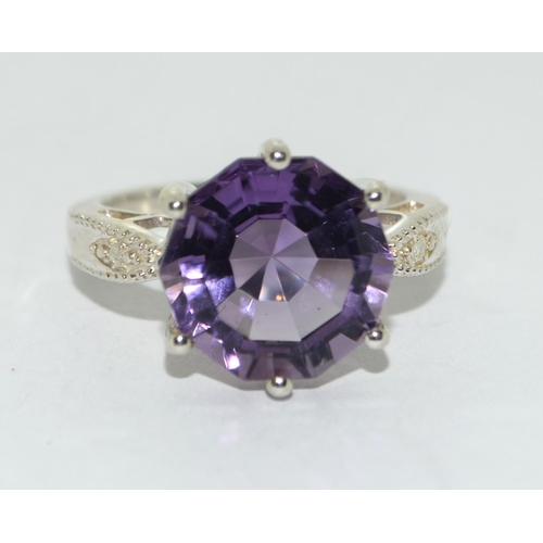 383 - Silver amethyst ring, 8 carats Size N