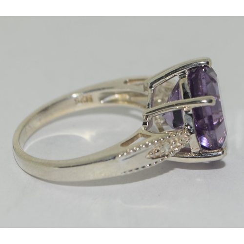 383 - Silver amethyst ring, 8 carats Size N