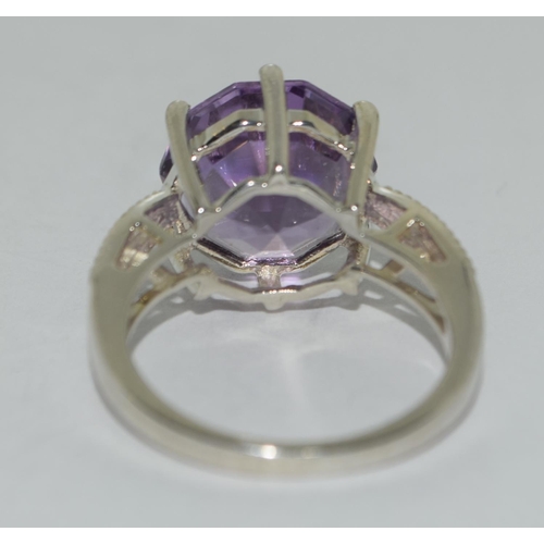 383 - Silver amethyst ring, 8 carats Size N