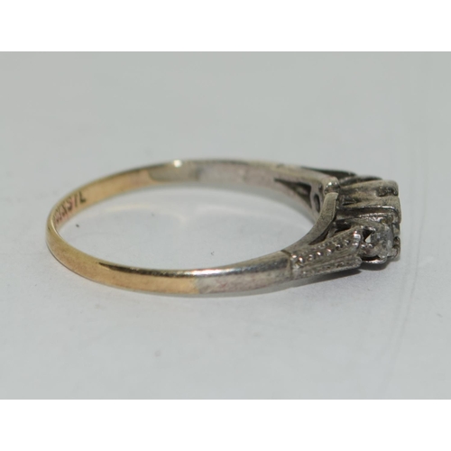 426 - 9ct gold and Silver ring size O