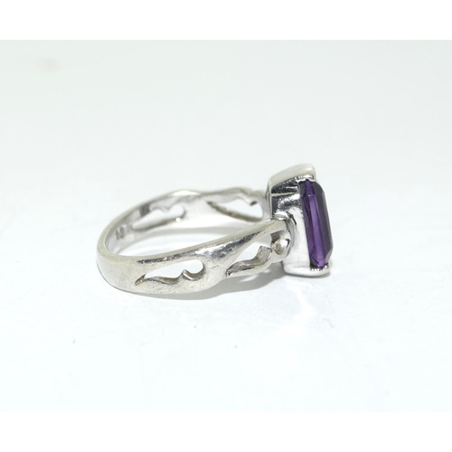 401 - Silver amethyst ring. Size L.