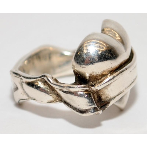 390 - A 925 heavy silver heart ring size K