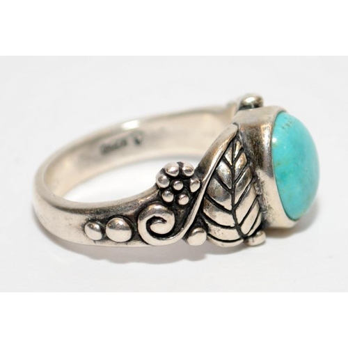 377 - A 925 silver and turquoise ring Size L