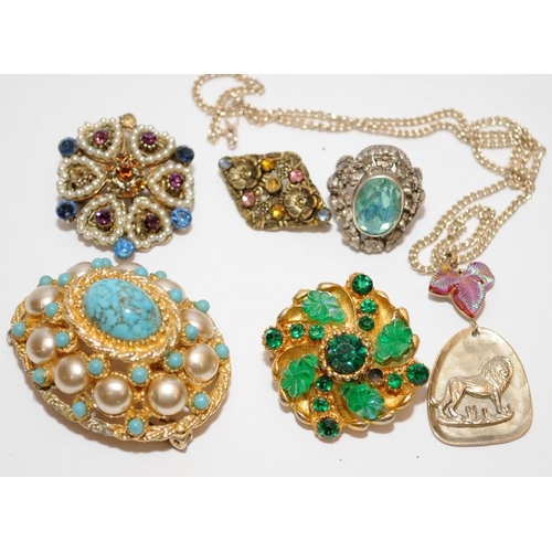 442 - Collection of costume jewelry to include yellow metal earrings and brooch