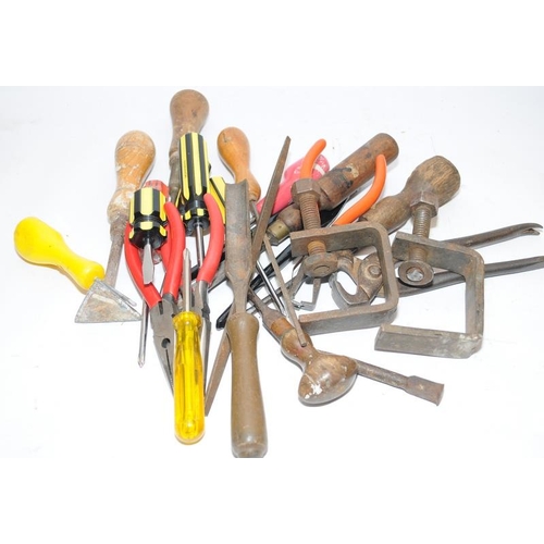 200 - Collection of tools etc to include cased Black & Decker hammer drill and various hand tools