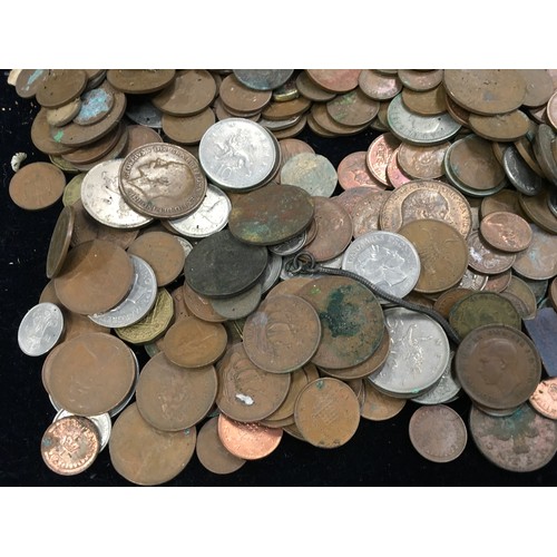 230 - A large collection of mainly British copper coinage.