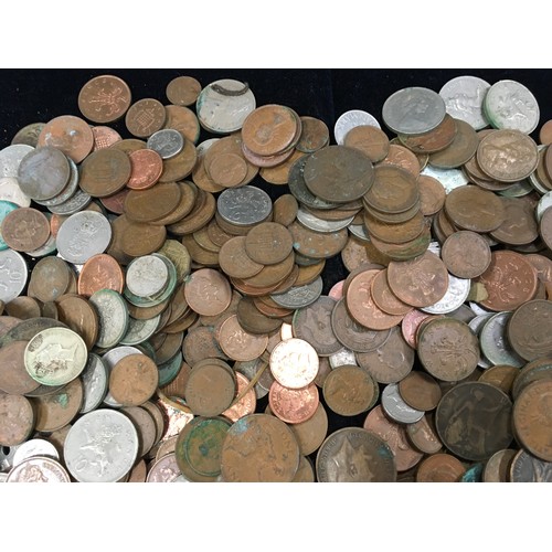 230 - A large collection of mainly British copper coinage.