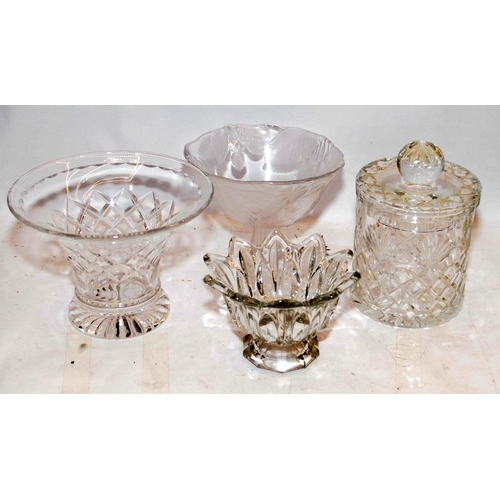 114 - Collection of glassware to include Liskeard and Hadeland examples. 10 items in lot