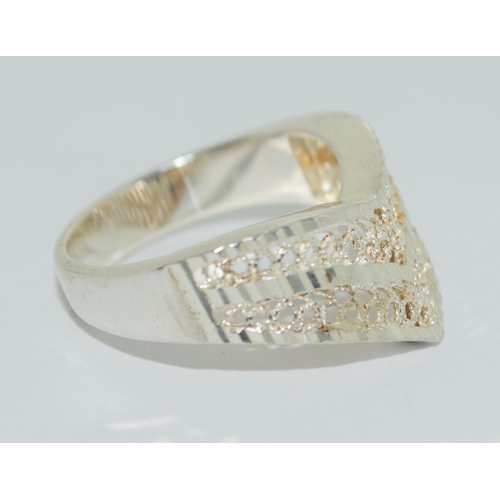 392 - A 925 silver wishbone ring Size T