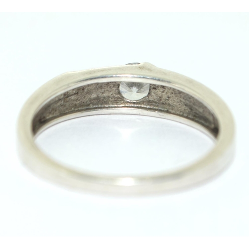 430 - A 925 silver and CZ ring Size S