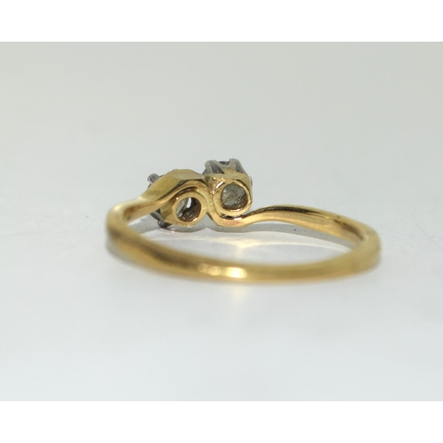 430 - 18ct Gold Diamond ring - approx 50 points. Size Q.