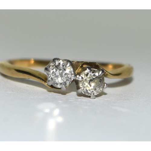 430 - 18ct Gold Diamond ring - approx 50 points. Size Q.