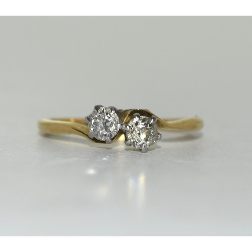 430 - 18ct Gold Diamond ring - approx 50 points. Size Q.