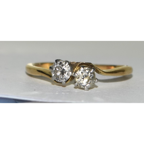 430 - 18ct Gold Diamond ring - approx 50 points. Size Q.