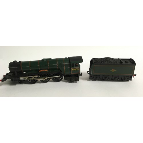 101 - Collection of OO locomotives to include  TRI-ANG HORNBY R850 B.R. Green No. 60103 Flying Scotsman, E... 