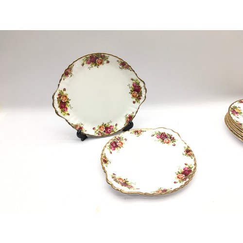 113 - Royal Albert Old Country Roses extensive dinnerware set to include 6 x 26.5cms dinner plates, 2 x 26... 