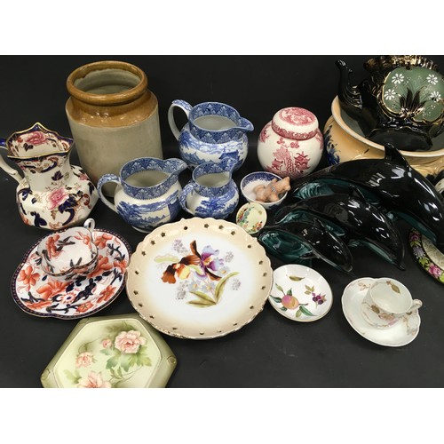 117 - Large quantity of mixed chinaware from various manufacturers to include Poole Pottery, Limoges, Maso... 