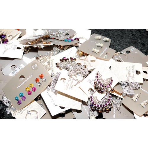 513 - Large quantity of mostly carded and new costume jewellery, Earrings, rings and bracelets