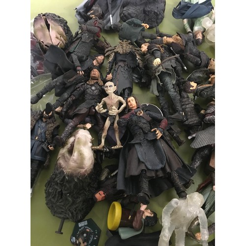 10 - Collection of Lord of the Rings figures.