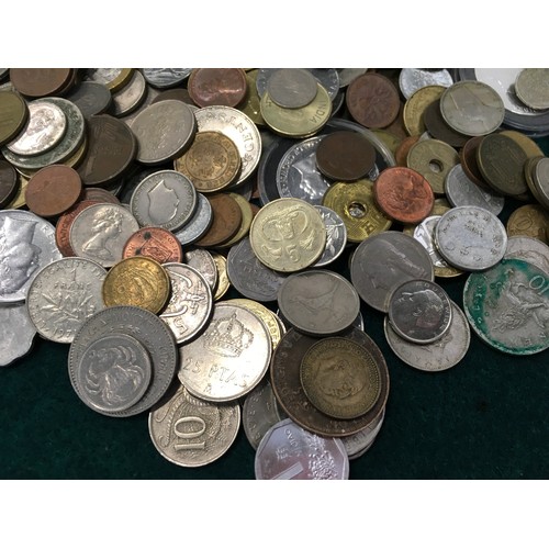 253 - A large collection of foreign coinage.